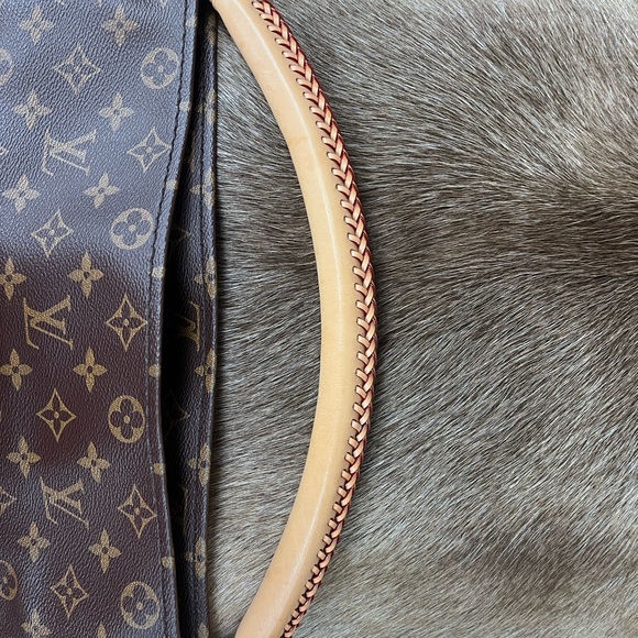 LOUIS VUITTON Artsy MM, Discontinued - Picture 8 of 8